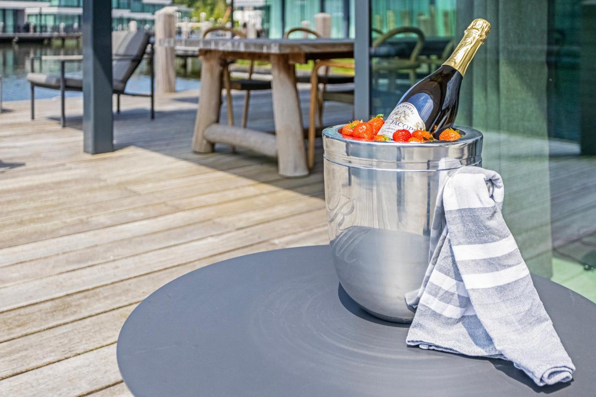 Luxe Met Aanlegsteiger Aan Het Veerse Vakantiehuis