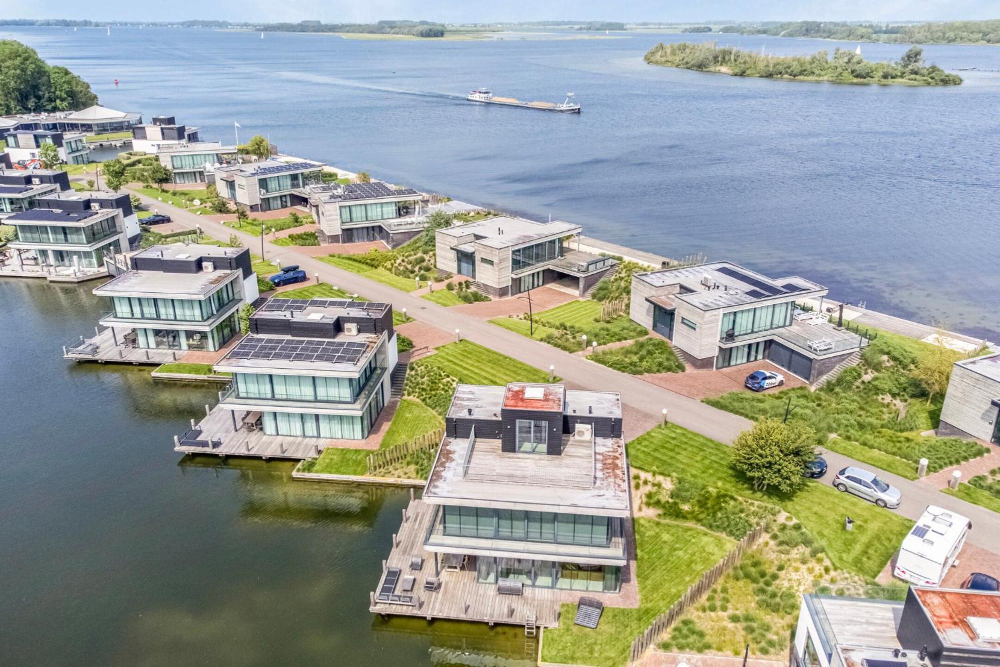 Luxe Met Aanlegsteiger Aan Het Veerse Vakantiehuis *