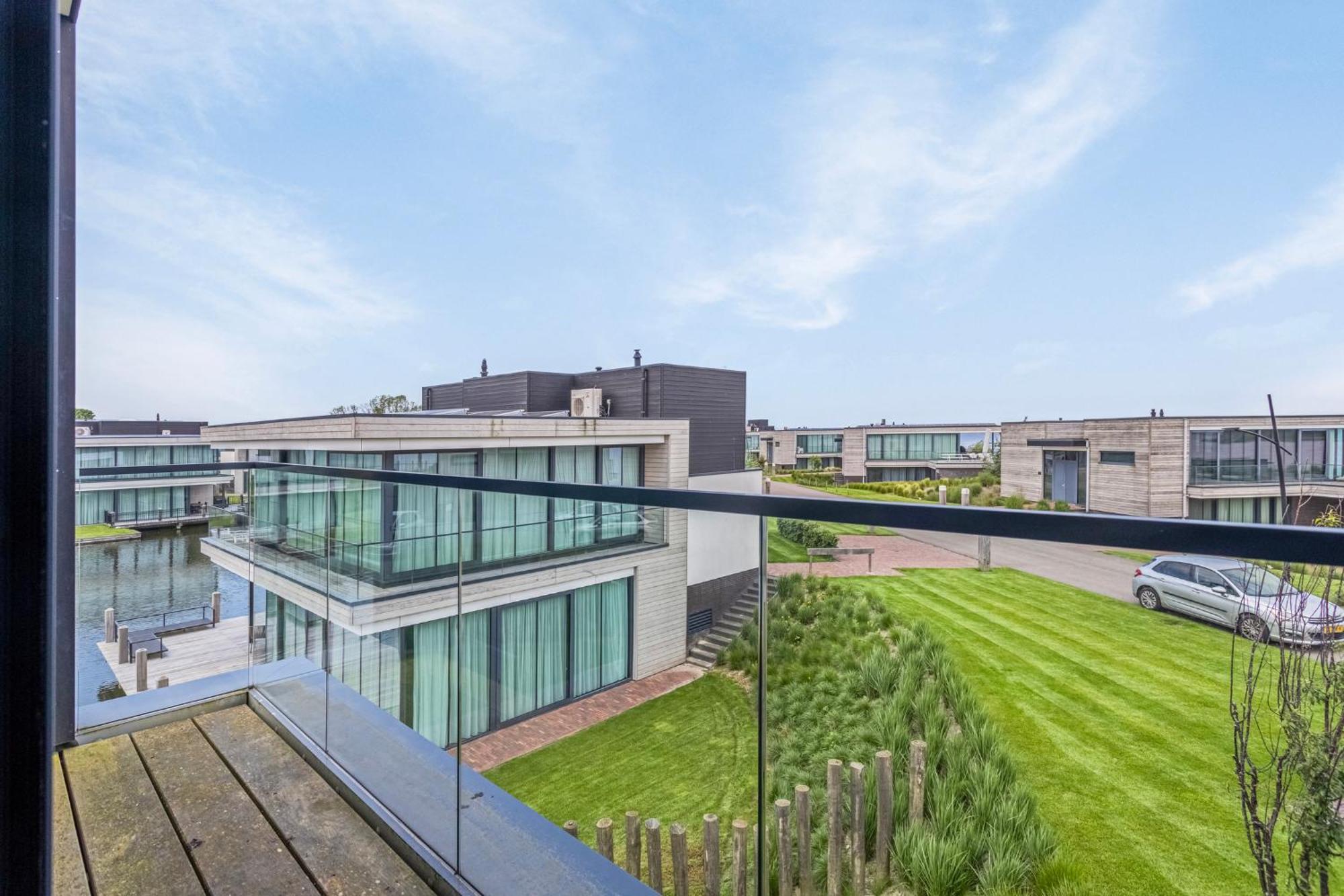 Luxe Met Aanlegsteiger Aan Het Veerse Vakantiehuis